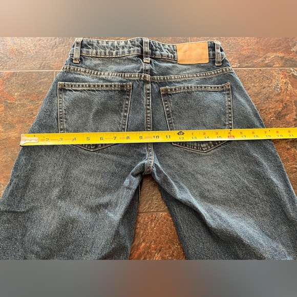 Women’s Cotton On low rise straight leg medium wash denim jean. Size 24 - Picture 12 of 13